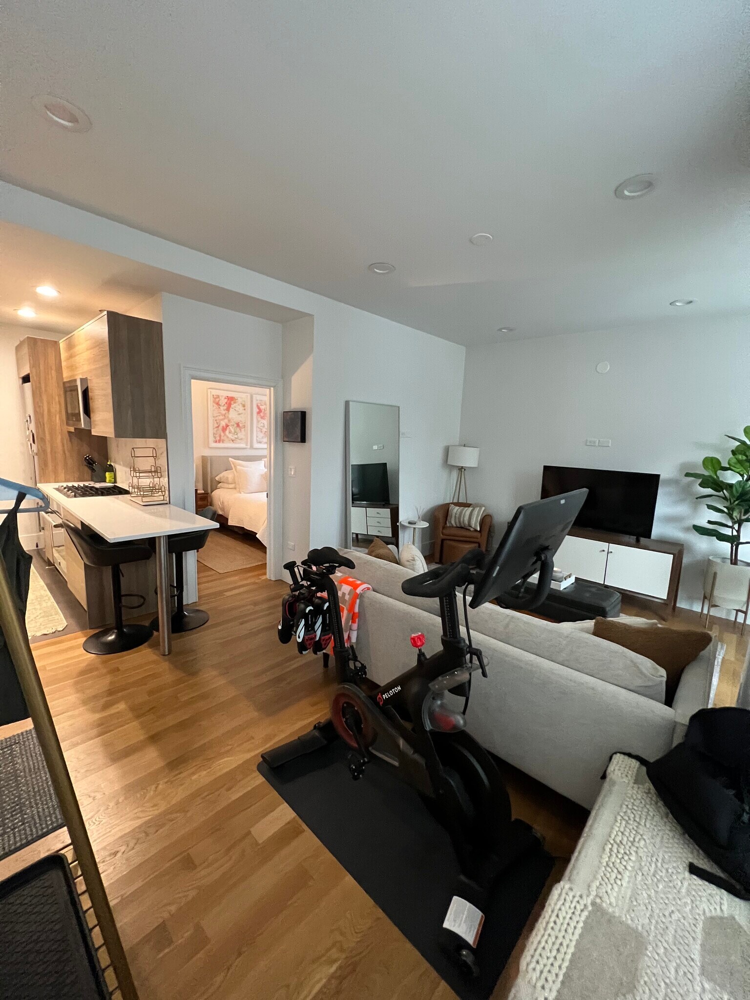 Building Photo - 2854 N Racine Ave