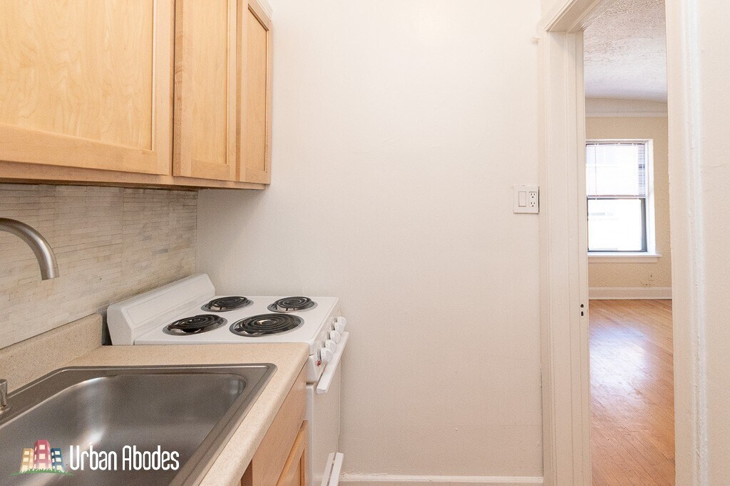 Building Photo - 535 W Arlington Pl