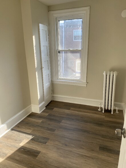 Building Photo - 2652 Sylmar St