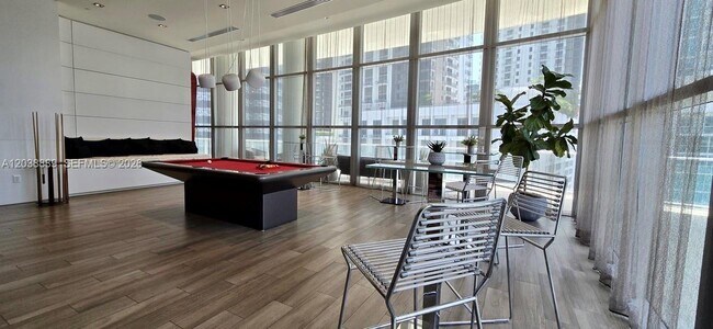 Building Photo - 1100 S Miami Ave