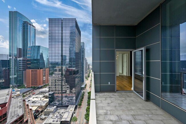 Building Photo - 210 Lavaca St