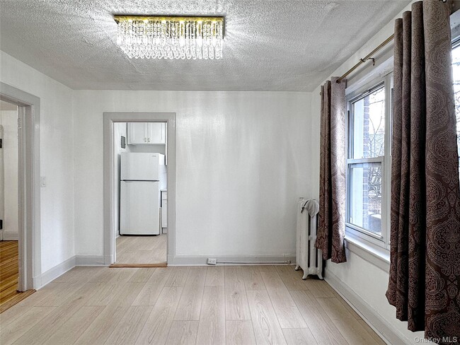 Building Photo - 153 Fifth Ave