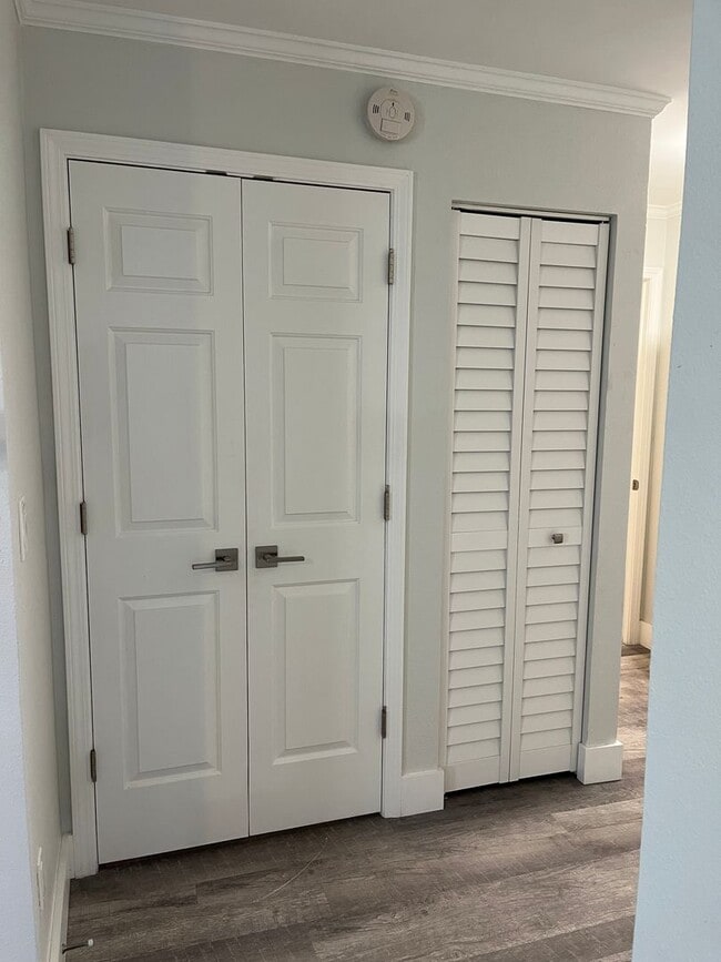 Building Photo - Location, Lifestyle, and Luxury