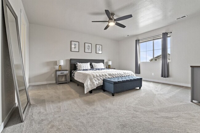 Building Photo - 2646 W Snyder St