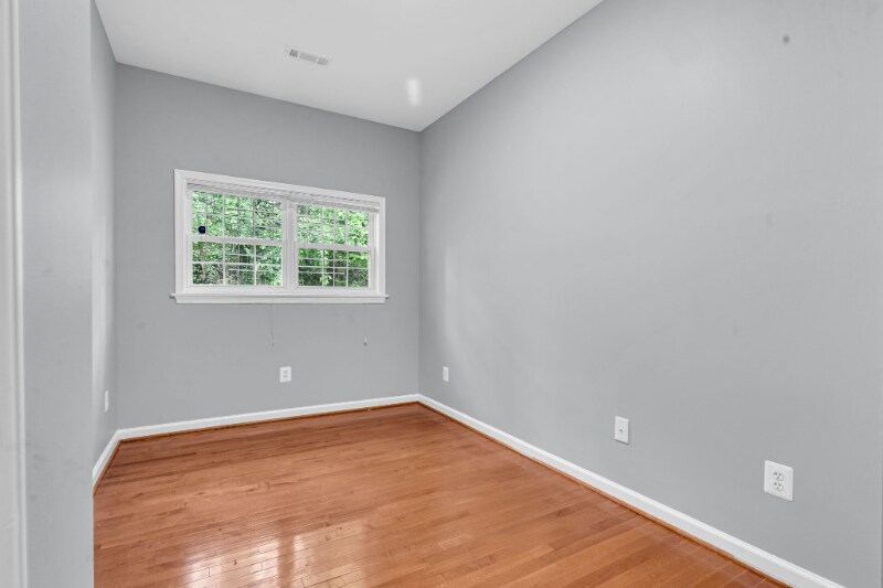 Building Photo - 2407 Pomeroy Rd SE