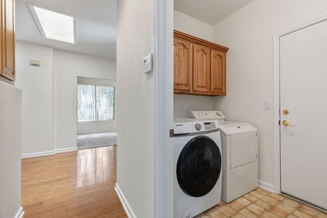 Building Photo - Sun City Lincoln Hills - property on quiet courtyard with garden service