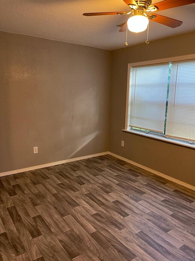Building Photo - 3022 Berry Ave