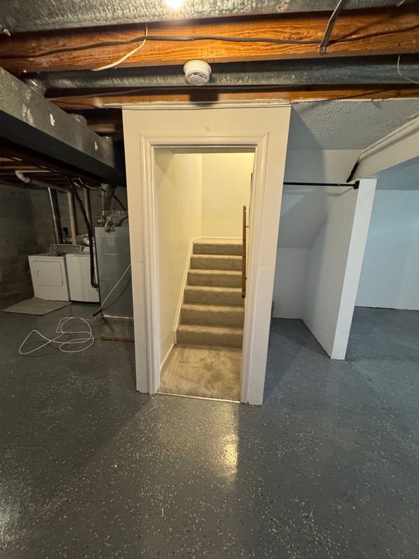 Building Photo - 9730 Red Clover Ct