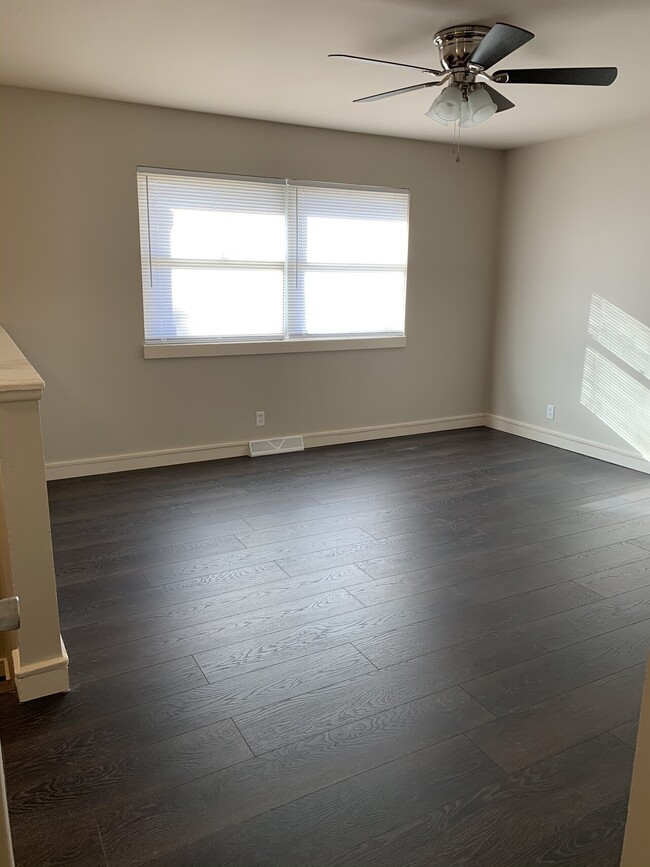 Building Photo - 2428 W Savannah Villa Oaks