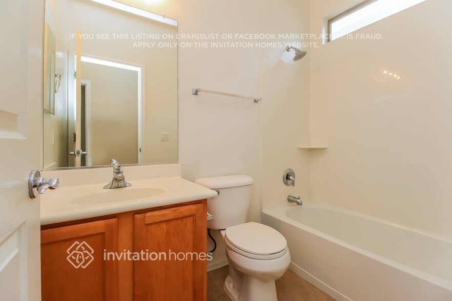 Building Photo - 7035 S San Jacinto Ct