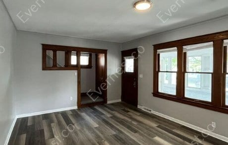 Building Photo - 4011 Fairview Dr