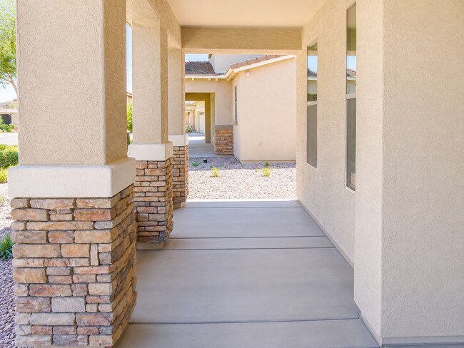 Building Photo - Spacious 5-Bedroom Gilbert Home with a Sparkling Pool!