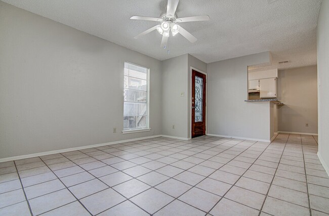 Building Photo - 819 Sirocco Dr