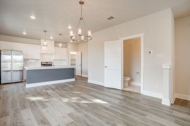 Building Photo - 2323 Benbrook Blvd