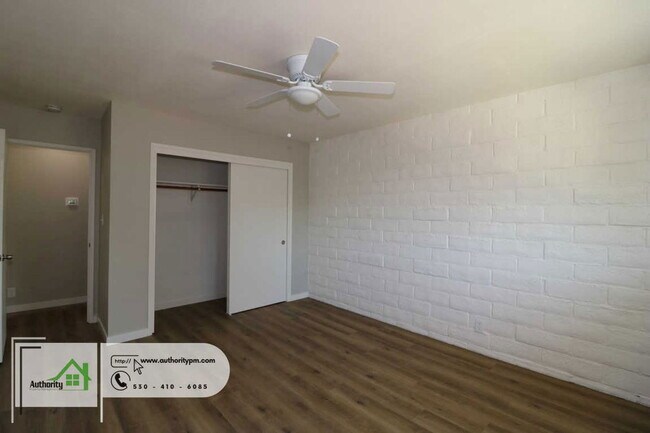 Building Photo - 1105 Olive Ave