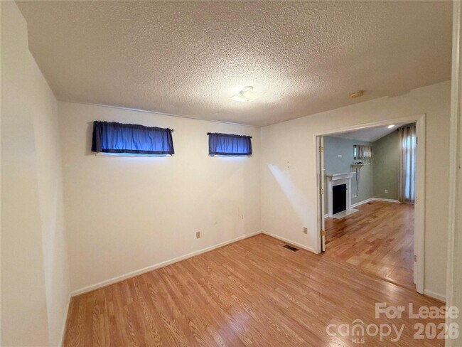 Building Photo - 509 Barringer St