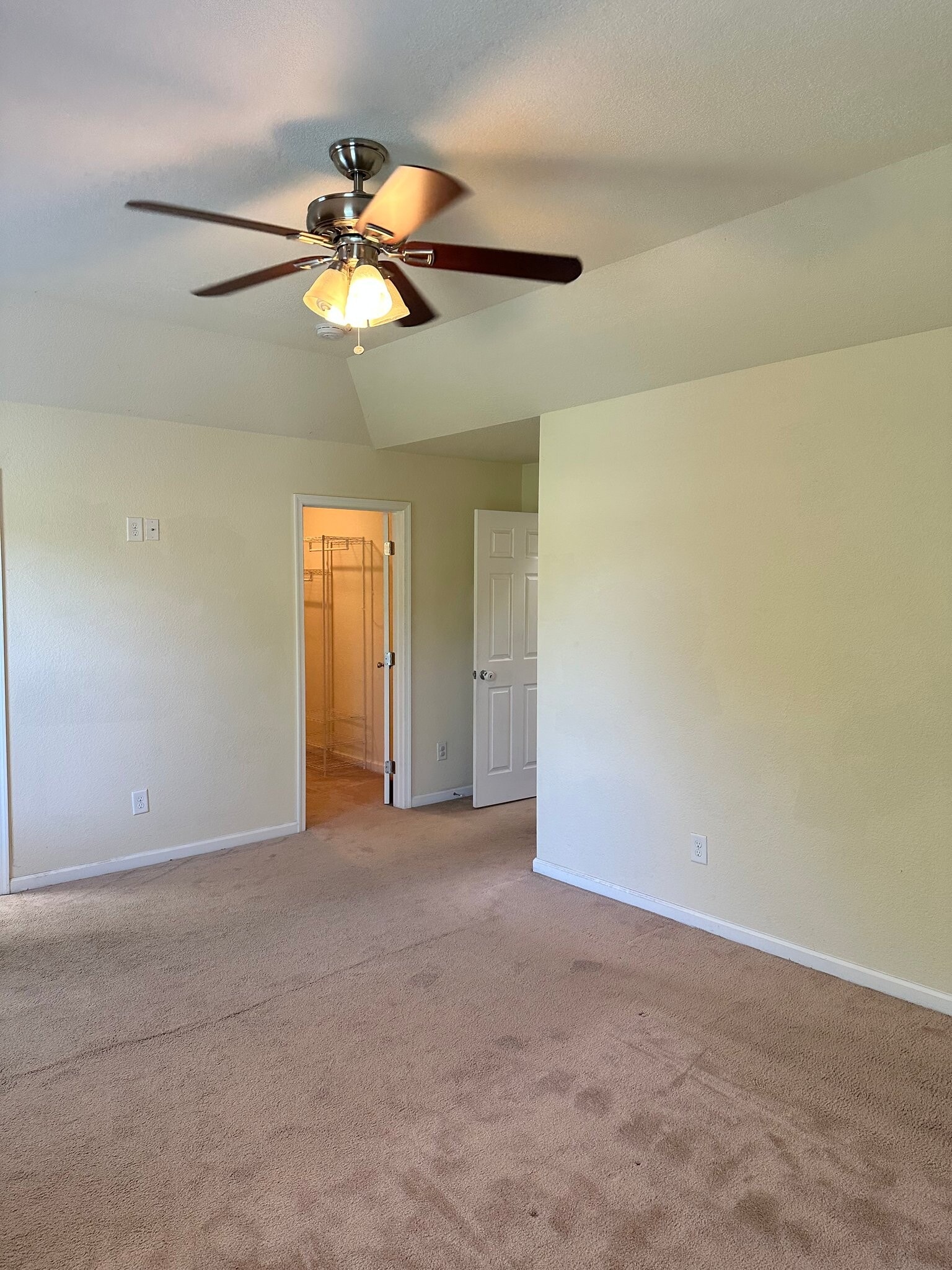 Building Photo - 205 Gee St