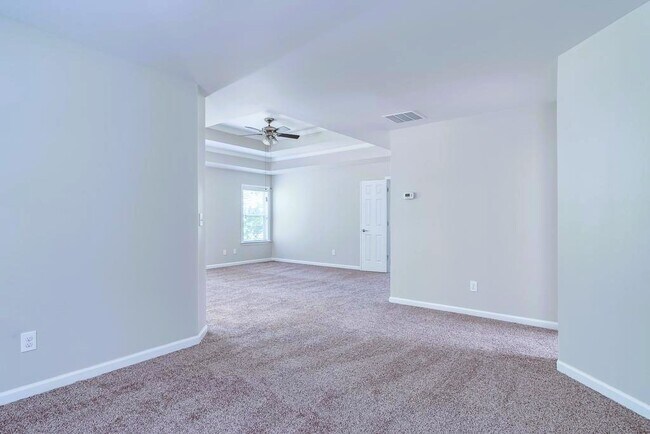Building Photo - 3015 Carrick Rd