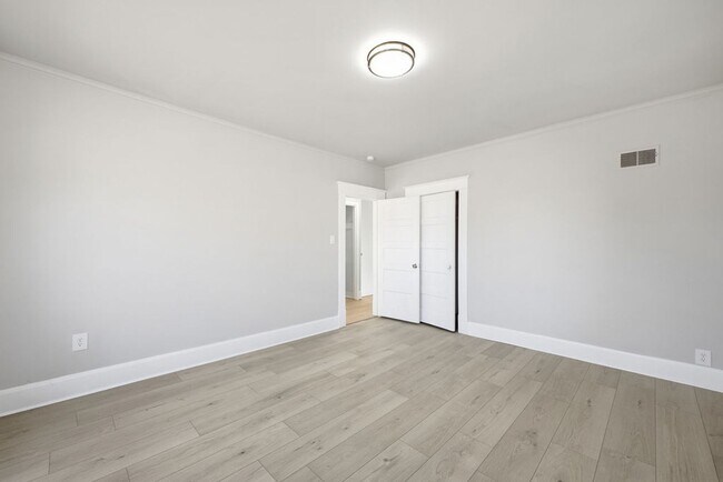 Building Photo - Spacious 4-Bedroom, 1.5-Bath Home with Plenty of Living Space!