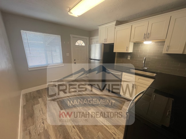 Building Photo - Claybourne Duplex