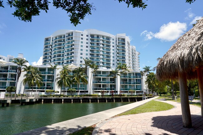 YACHT PROMENADE - 7900 Harbor Island Dr