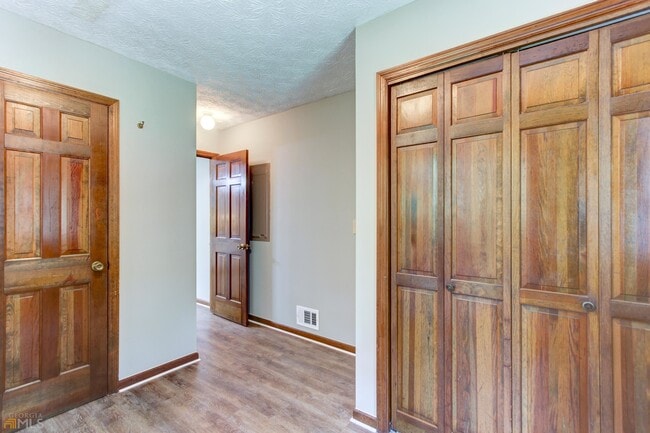 Building Photo - 130 Aspen Way