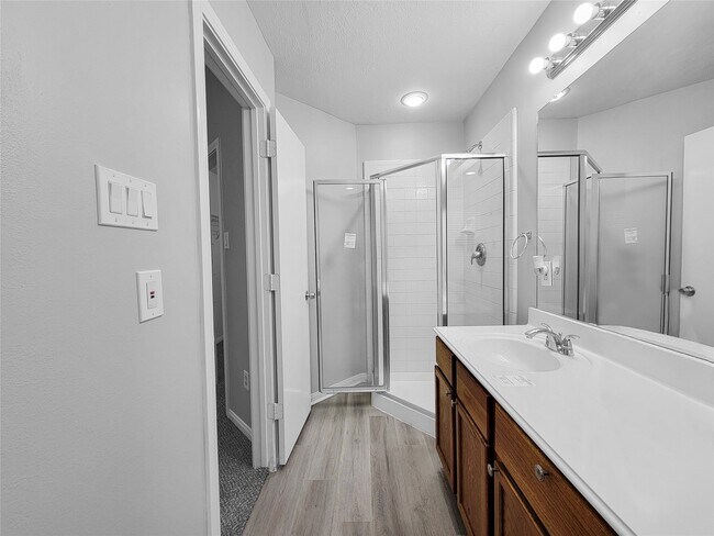 Building Photo - 4010 Redwood Hill Ct