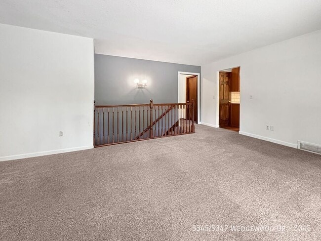 Building Photo - 5345/5347 Wedgewood Dr-5345
