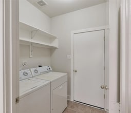 Building Photo - 407 Laurel Pine Dr