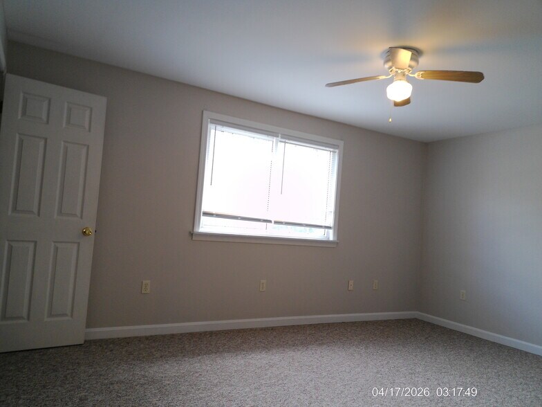 Building Photo - 330 Craney Hill Rd