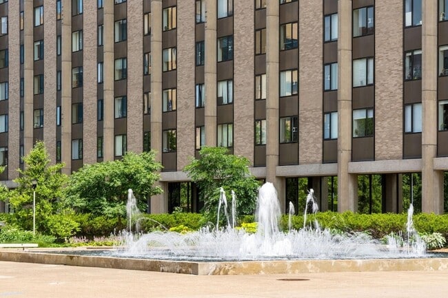 Building Photo - 19 S 1st St