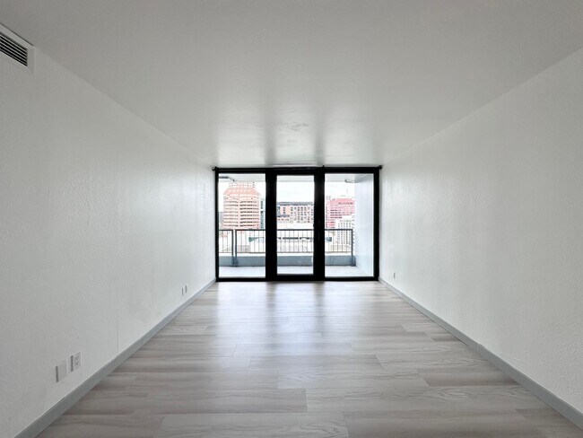 Building Photo - Newly Remodeled 1 bed 1 bath Condo in Down...