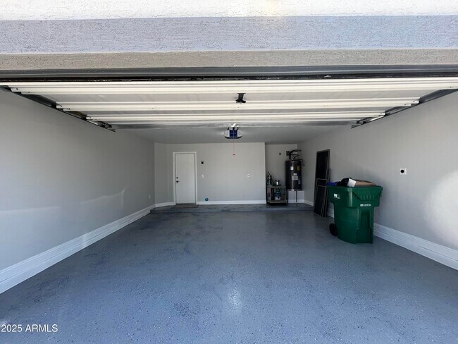 Building Photo - 37061 W Bello Ln