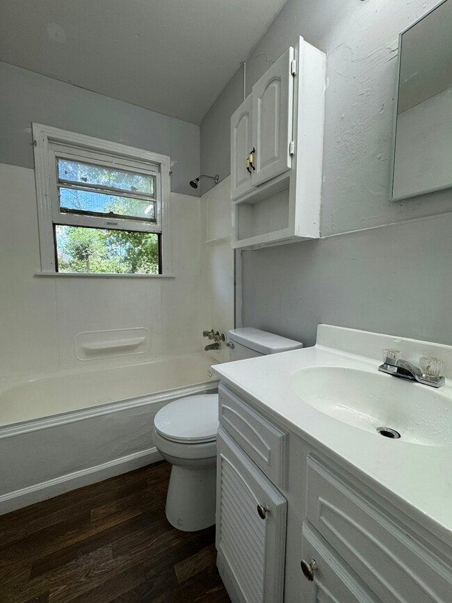 Building Photo - 2646 Revere St