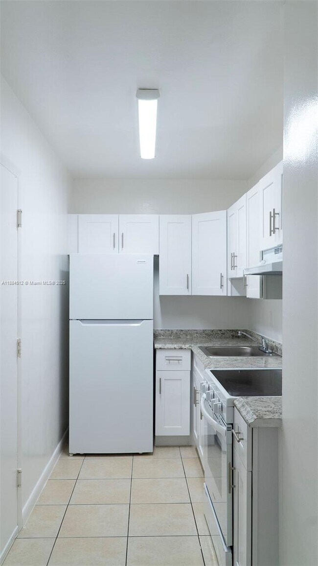 Building Photo - 5970 NE 18th Ave