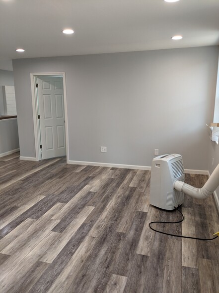 Family Room - 310 Semple St