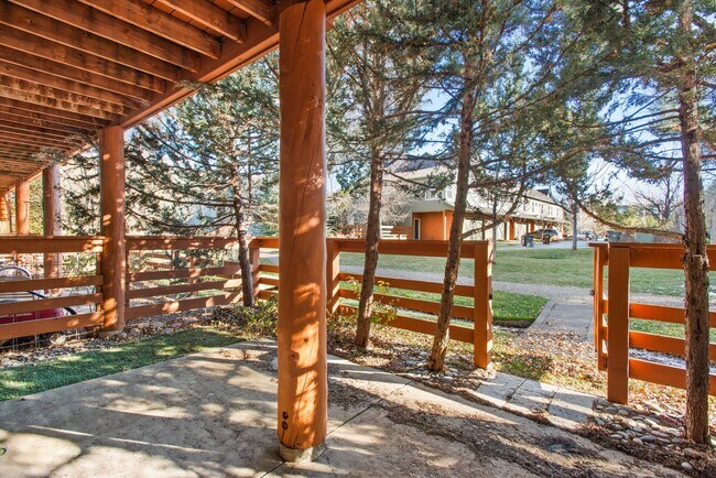 Building Photo - 536 Evans Ct