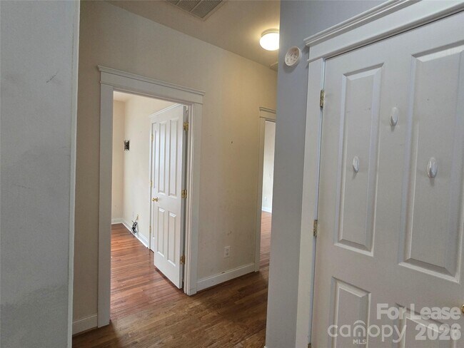 Building Photo - 2615 Merion Hills Ct