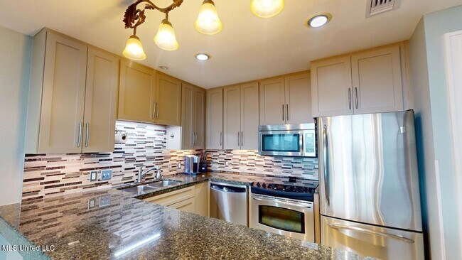 Building Photo - 2060 Beach Blvd