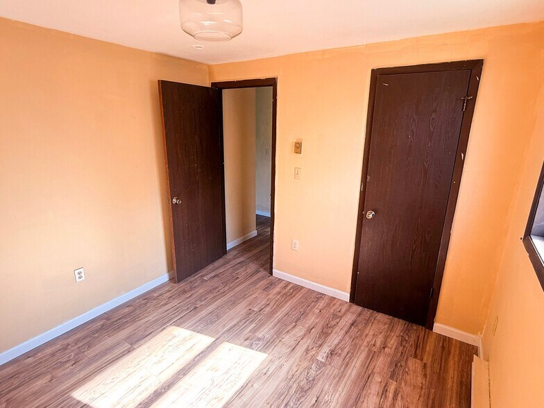 Building Photo - 7 Maria Manor