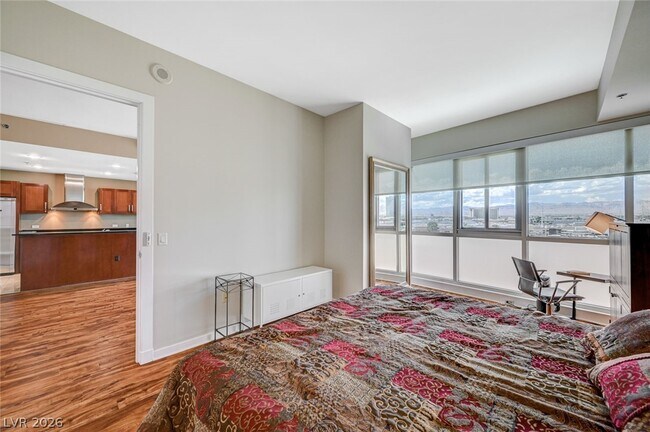 Building Photo - 4575 Dean Martin Dr