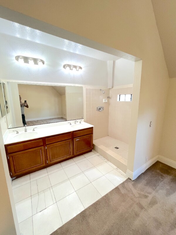 Building Photo - 111 E Rosewood Ct