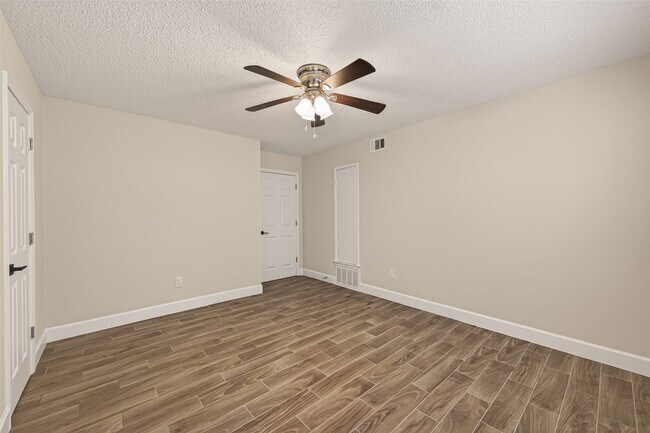 Building Photo - 7714 Renwick Dr