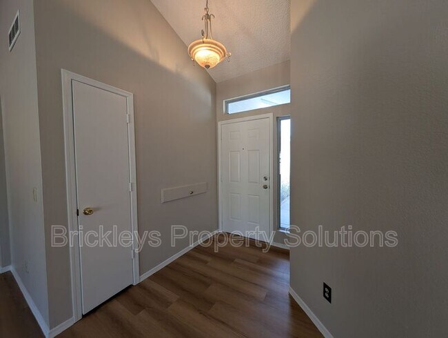 Building Photo - 1878 E Sheffield Ct