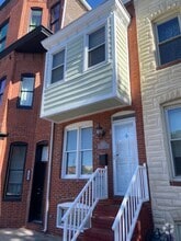 Building Photo - 1305 Andre St