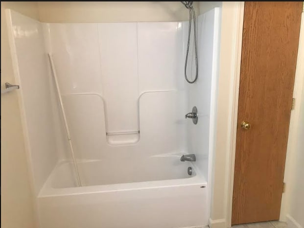 Building Photo - 465 Kings Rd