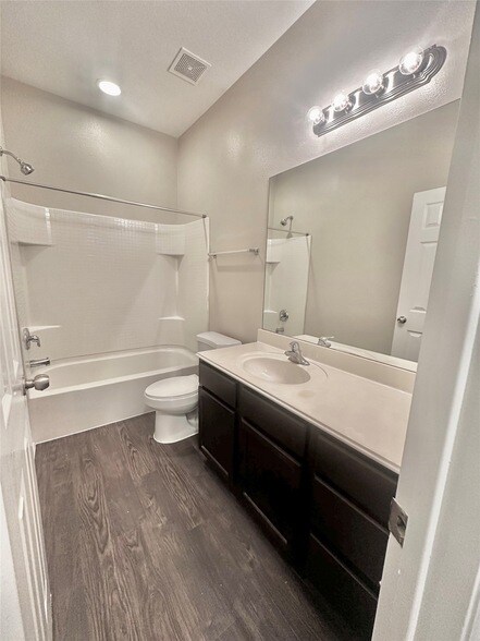 Building Photo - 61 Woodland Hills Dr