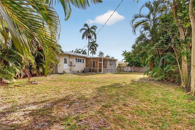 Building Photo - 1420 Maravilla Ave