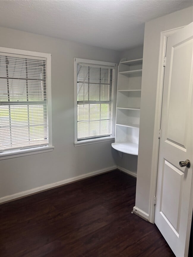 Building Photo - 3002 Carter St