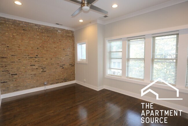 Building Photo - 3915 N Janssen Ave